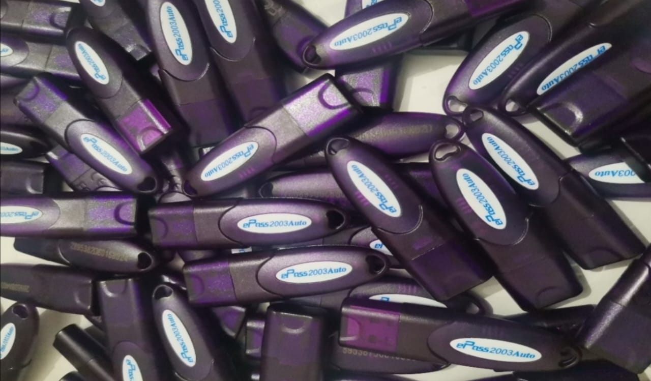 Blank Auto ePass 2003 FIPS USB tokens used for storing any kind of digital signature certificate. USB token is a password-protected physical device.